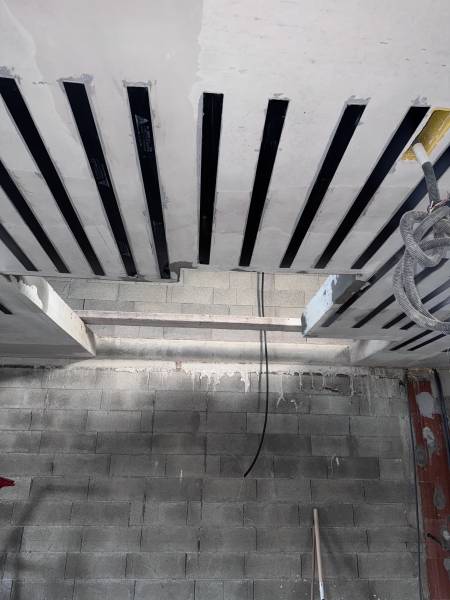 Pose bandes carbone pour renforcement et agrandissement d'un plancher R+1 à St-Rémy-de-Provence Bouches-du-Rhône