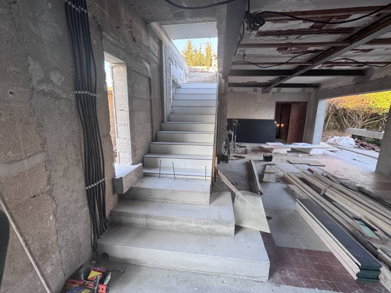 Création d'un escalier sur mesure en béton armé à Châteauneuf-les-Martigues