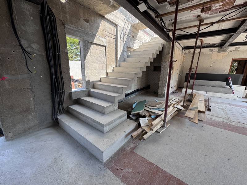 Création d'un escalier sur mesure en béton armé à Châteauneuf-les-Martigues